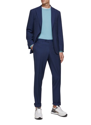 模特儿示范图 - 点击放大 - CANALI - 平驳领单排扣条纹羊毛西服套装