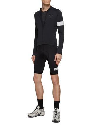 模特儿示范图 - 点击放大 - RAPHA - ‘PRO TEAM’ CREWNECK SHORT SLEEVE BASE LAYER TOP