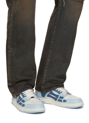 模特儿示范图 - 点击放大 - AMIRI - SKEL 真皮低帮系带运动鞋