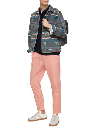 模特儿示范图 - 点击放大 - SCOTCH & SODA - LOGO 刺绣有机棉 POLO 衫