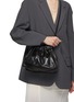 正面 -点击放大 - JIL SANDER - 牛皮褶皱斜挎包