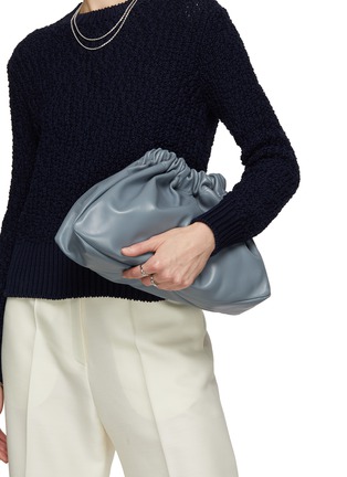 模特儿示范图 - 点击放大 - JIL SANDER - 牛皮褶皱手拿包