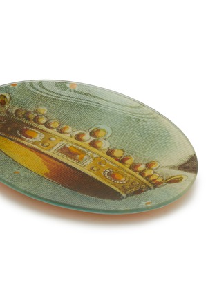 细节 –点击放大 - John Derian Company Inc. - Decoupage Crown Oval Plate