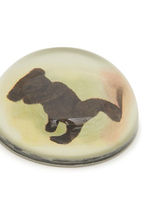 细节 –点击放大 - John Derian Company Inc. - Dome Paperweight — Bear One Foot Up