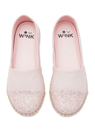 模特儿示范图 - 点击放大 - WINK - CHIP 儿童款闪粉鞋头平底鞋