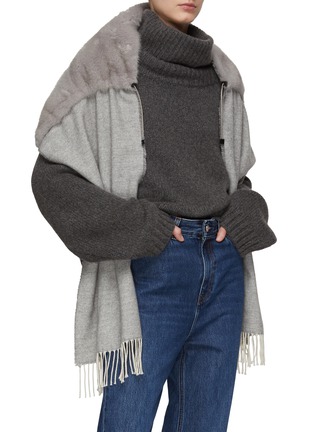 模特儿示范图 - 点击放大 - INNIU - 羊毛羊绒流苏拼接围巾