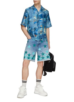 模特儿示范图 - 点击放大 - AMIRI - 海岛印花真丝衬衫