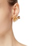 模特儿示范图 - 点击放大 - MONSHIRO - 珍珠缀饰三叶草造型耳环