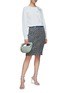 模特儿示范图 - 点击放大 - ST. JOHN - Asymmetric Bow Detailing Silk Blouse