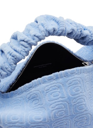 细节 - 点击放大 - ALEXANDERWANG - SCRUNCHIE 小号 LOGO 丝绒手提包