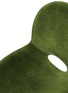 细节 –点击放大 - THE CONRAN SHOP - CROSS LEG 交叉脚镂空天鹅绒座椅 — 海岸绿