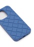 细节 - 点击放大 - BOTTEGA VENETA - 科技橡胶编织纹手机壳 — IPHONE 14 PRO