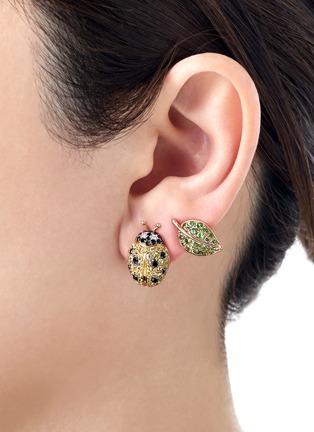 细节 - 点击放大 - MIO HARUTAKA - ‘Leaf’ 18K Rose Gold Green Garnet Earring — Right