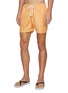 模特儿示范图 - 点击放大 - FRESCOBOL CARIOCA - 内衬四角泳裤