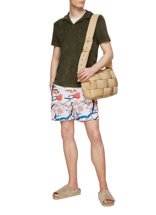 模特儿示范图 - 点击放大 - ORLEBAR BROWN - 毛巾布短袖 POLO 衫
