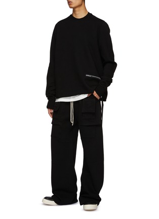 模特儿示范图 - 点击放大 - RICK OWENS DRKSHDW - 圆领卫衣