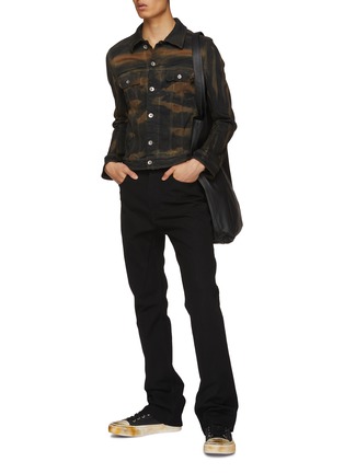 模特儿示范图 - 点击放大 - RICK OWENS DRKSHDW - 牛仔夹克