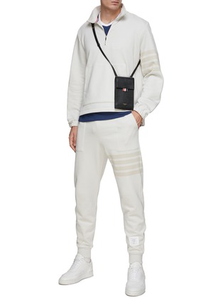 模特儿示范图 - 点击放大 - THOM BROWNE - 半开襟四重条纹卫衣