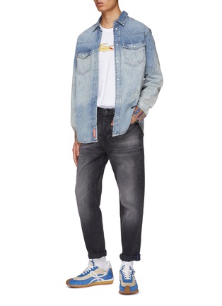模特儿示范图 - 点击放大 - SCOTCH & SODA - 牛仔衬衫