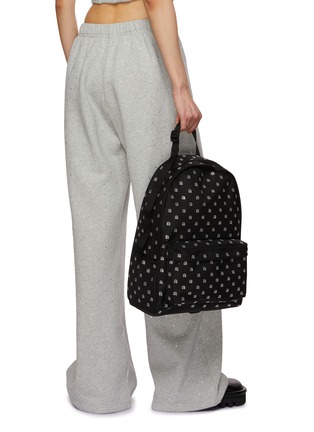 模特儿示范图 - 点击放大 - ALEXANDERWANG - 水钻缀饰背包