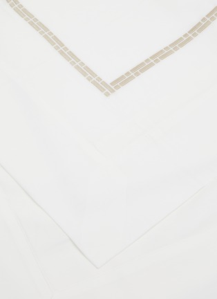 细节 –点击放大 - FRETTE - Affinity Embroidered King Size Duvet Cover Set — Milk/Savage Beige