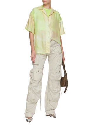 模特儿示范图 - 点击放大 - ACNE STUDIOS - 色彩微透衬衫