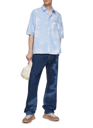模特儿示范图 - 点击放大 - JACQUEMUS - 树影格纹短袖衬衫
