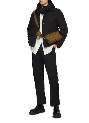 模特儿示范图 - 点击放大 - SOLID HOMME - 连帽绗缝夹克