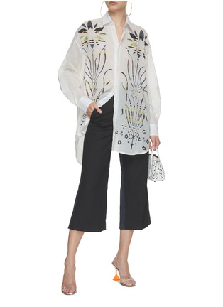 模特儿示范图 - 点击放大 - STUDIO 133 BIYAN - 花卉贴布长袖衬衫