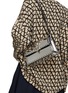 模特儿示范图 - 点击放大 - VALENTINO GARAVANI - Rockstud Metallic Leather Shoulder Bag