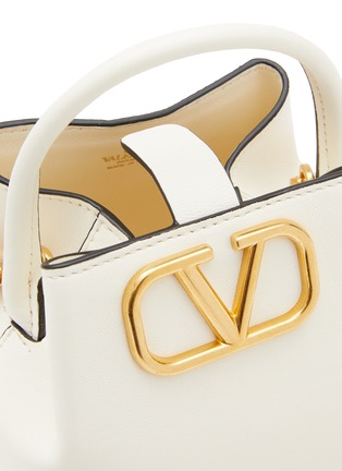 细节 - 点击放大 - VALENTINO GARAVANI - VLogo Leather Mini Bucket Bag