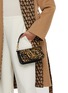 模特儿示范图 - 点击放大 - VALENTINO GARAVANI - Small Locò Sequined Leopard Print Shoulder Bag