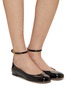 模特儿示范图 - 点击放大 - VALENTINO GARAVANI - Tan-Go Patent Leather Ballerina Flats