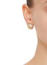 模特儿示范图 - 点击放大 - VALENTINO GARAVANI - VLogo Resin Pearl Rhinestone Metal Stud Earrings