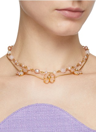 模特儿示范图 - 点击放大 - GOOSSENS - 粉晶珍珠点缀四叶草镀金项链