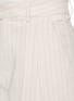  - THE FRANKIE SHOP - VIVIAN 条纹褶裥短裤
