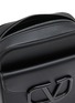 细节 - 点击放大 - VALENTINO GARAVANI - Leather Small Crossbody Bag