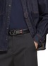 模特儿示范图 - 点击放大 - VALENTINO GARAVANI - VLogo Reversible Leather Belt