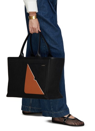 模特儿示范图 - 点击放大 - VALEXTRA - Borsa Canvas Shopping Tote Bag