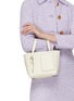 模特儿示范图 - 点击放大 - VALEXTRA - Mini Leather Bucket Bag