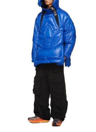 模特儿示范图 - 点击放大 - MONCLER - X ADIDAS ORIGINALS 连帽羽绒夹克