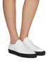 模特儿示范图 - 点击放大 - COMMON PROJECTS - ACHILLES 拼色系带运动鞋