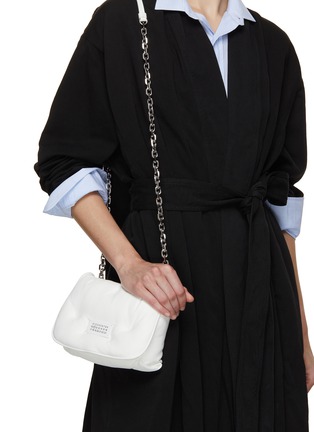 模特儿示范图 - 点击放大 - MAISON MARGIELA - GLAM SLAM 斜挎包