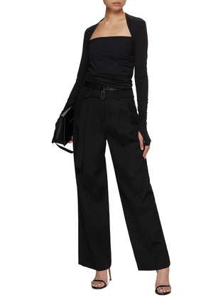 模特儿示范图 - 点击放大 - HELMUT LANG - 切割露背上衣