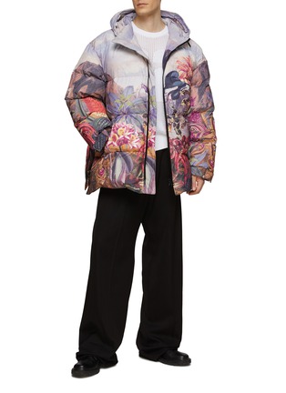 模特儿示范图 - 点击放大 - DRIES VAN NOTEN - 花卉印花绗缝夹克