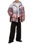 模特儿示范图 - 点击放大 - DRIES VAN NOTEN - 花卉印花绗缝夹克