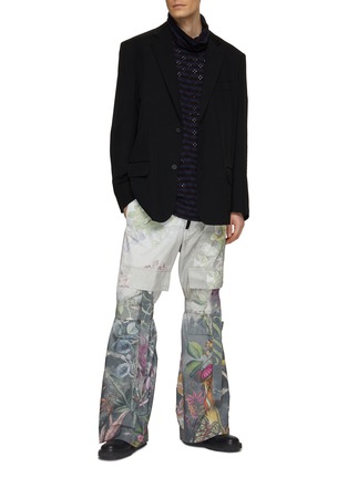 模特儿示范图 - 点击放大 - DRIES VAN NOTEN - 印花直筒长裤