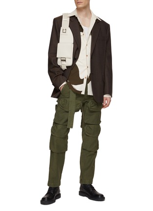 模特儿示范图 - 点击放大 - DRIES VAN NOTEN - 腰带饰口袋长裤