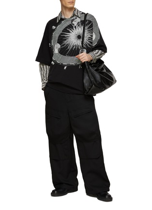 模特儿示范图 - 点击放大 - DRIES VAN NOTEN - 太阳系印花纯棉 T 恤