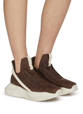 模特儿示范图 - 点击放大 - RICK OWENS - 真皮运动鞋
